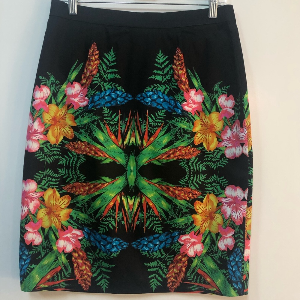 Linea Domani black tropical floral print pencil skirt size 8 beautiful EUC